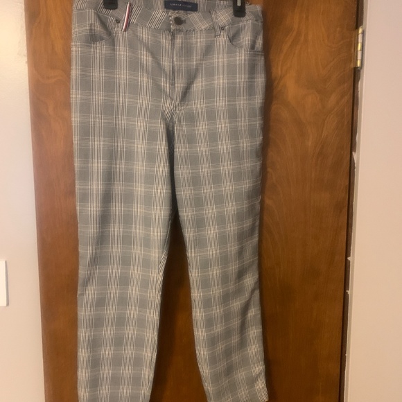 Tommy Hilfiger capri pants - Picture 3 of 3